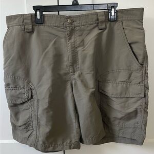 EUC Reel Legends Men's Quick Dry Cargo Shorts - Olive, Size 40‎